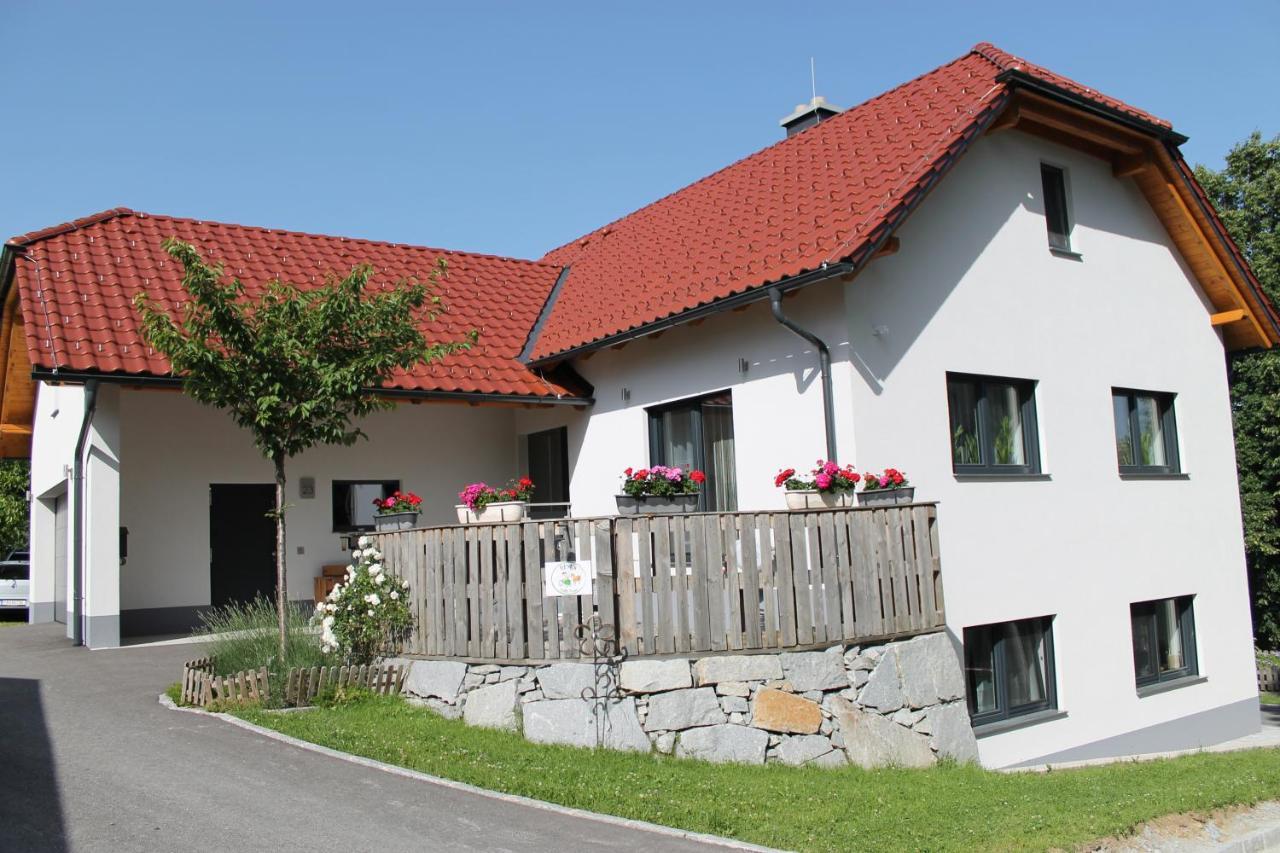Desl'S Little Farm Apartamento Waldburg Exterior foto